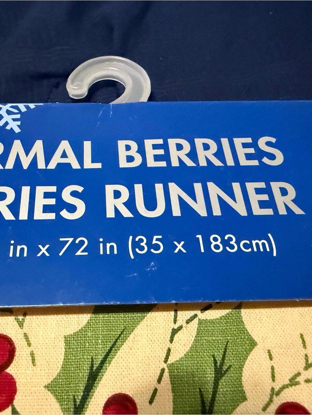 Vintage? K-Mart Trim a Home Formal Christmas / Holiday Berries Table Runner New - Picture 3 of 10